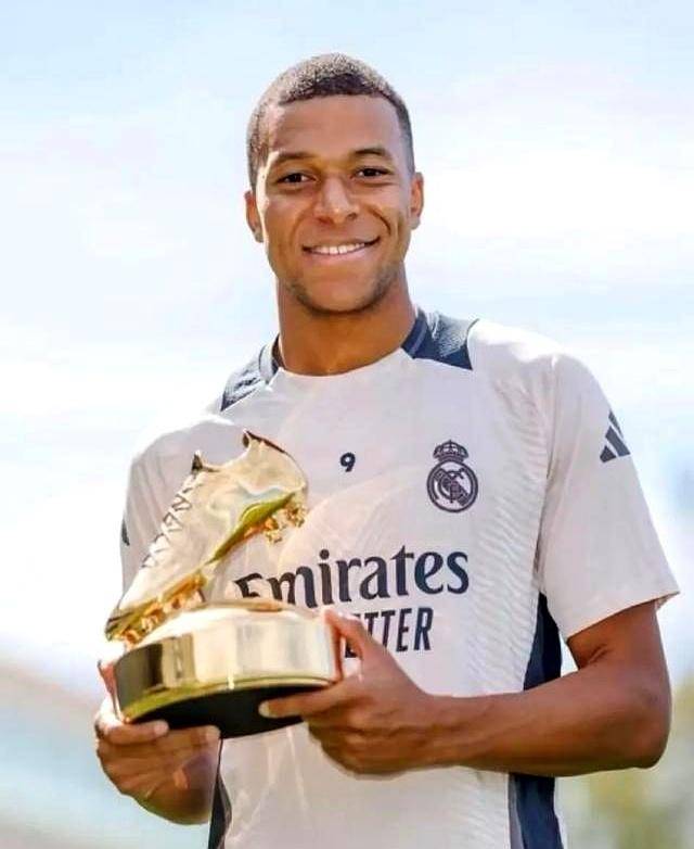 黄子豪：这赛季能完成球队和自己的目标，我很清楚这不是偶然