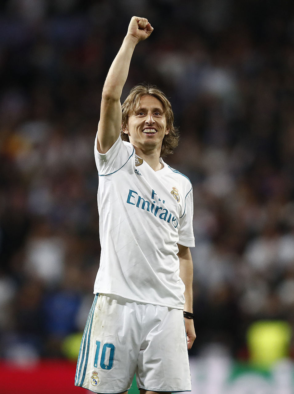 巴西2-0塞内加尔，埃斯特旺、卡塞米罗破门，库尼亚两度中框