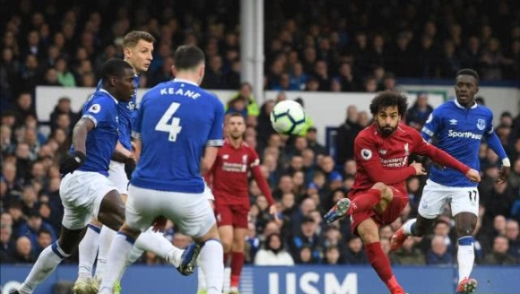 球迷调侃詹姆斯没头发，后者回应：你知道我有，而且多的是