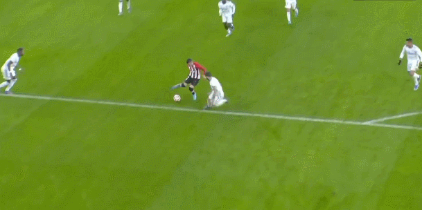 拜合拉木：第二球球到右边脚下只能这么打；现在打谁都有信心